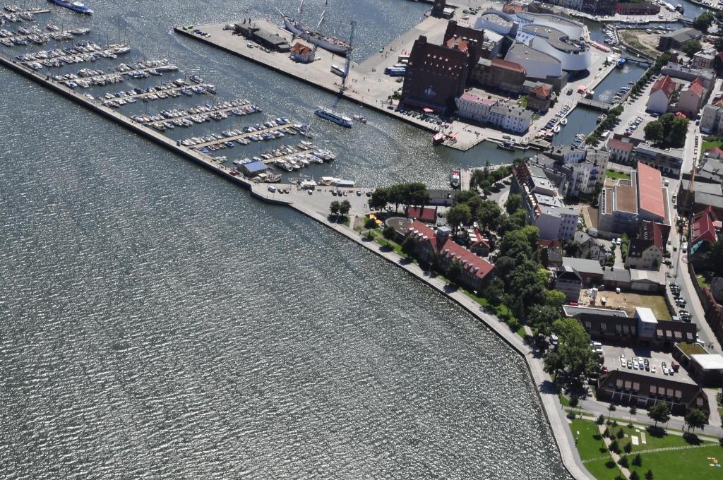 Hotel Hafenresidenz Stralsund Esterno foto